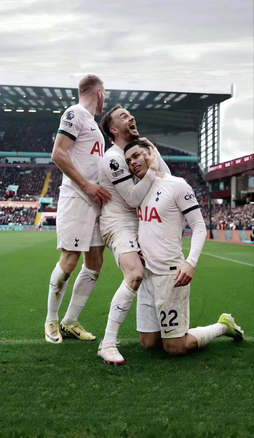 包含热刺再遇失利！客场负狼队，英超排名岌岌可危的词条