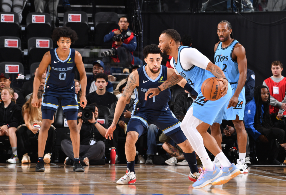 灰熊队球员伦纳德因伤无缘本赛季剩余比赛 灰熊队球员伦纳德因伤无缘本赛季剩余比赛