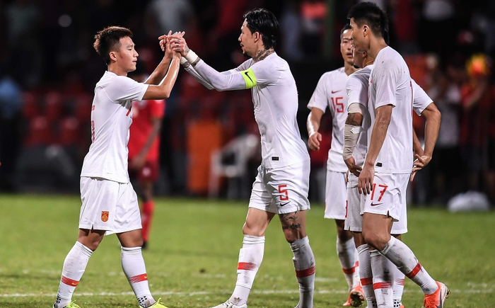 河南建业险胜鲁能,双方激烈争夺胜利 河南建业险胜鲁能,双方激烈争夺胜利