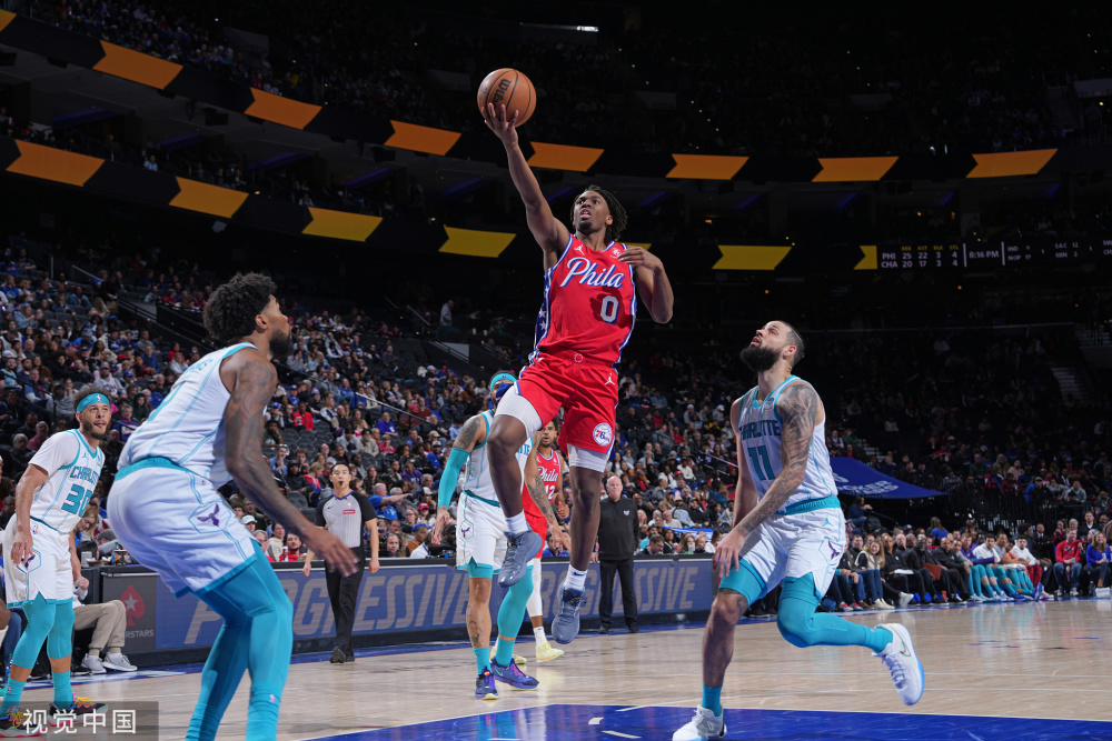 76人大胜黄蜂,保持不败战绩 76人大胜黄蜂,保持不败战绩