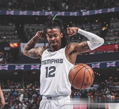 包含篮网鏖战凯尔特人B队，莫兰特爆发神勇的词条