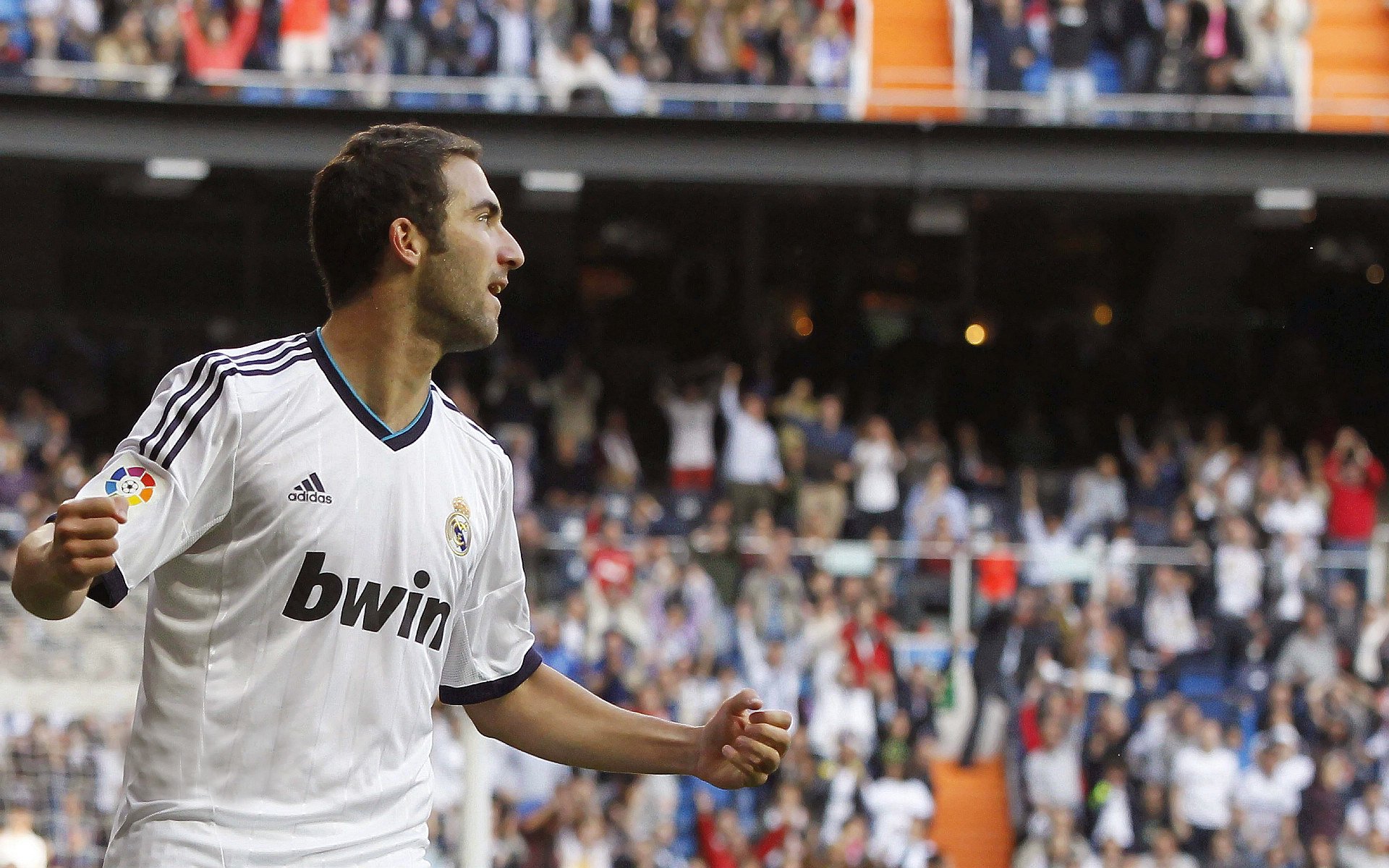 双线焦点，西甲国家德比白热化，国际米兰突尼斯鏖战纪实